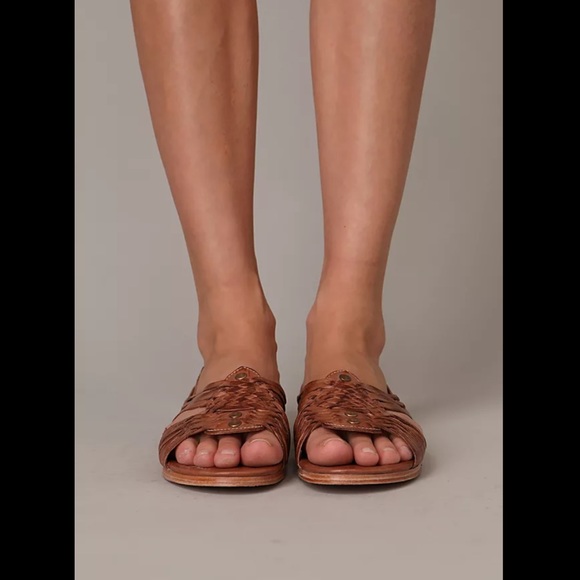 Frye Jacey Huarache Woven Brown Leather Flat Slides - Picture 1 of 2